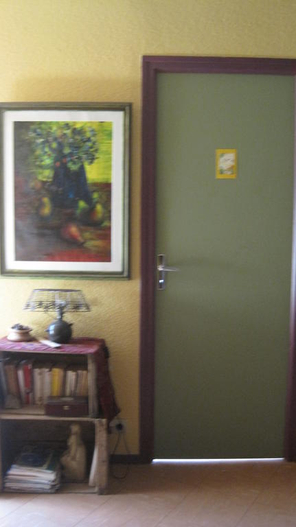 La Trobada Hotel Escaro Bilik gambar